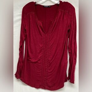 Boho Peasant Max Jeans slub knit Henley. Crochet details. Perfect for Spring